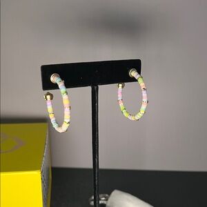 Kendra Scott Small Reece Hoop Earrings in gold mix/pastel